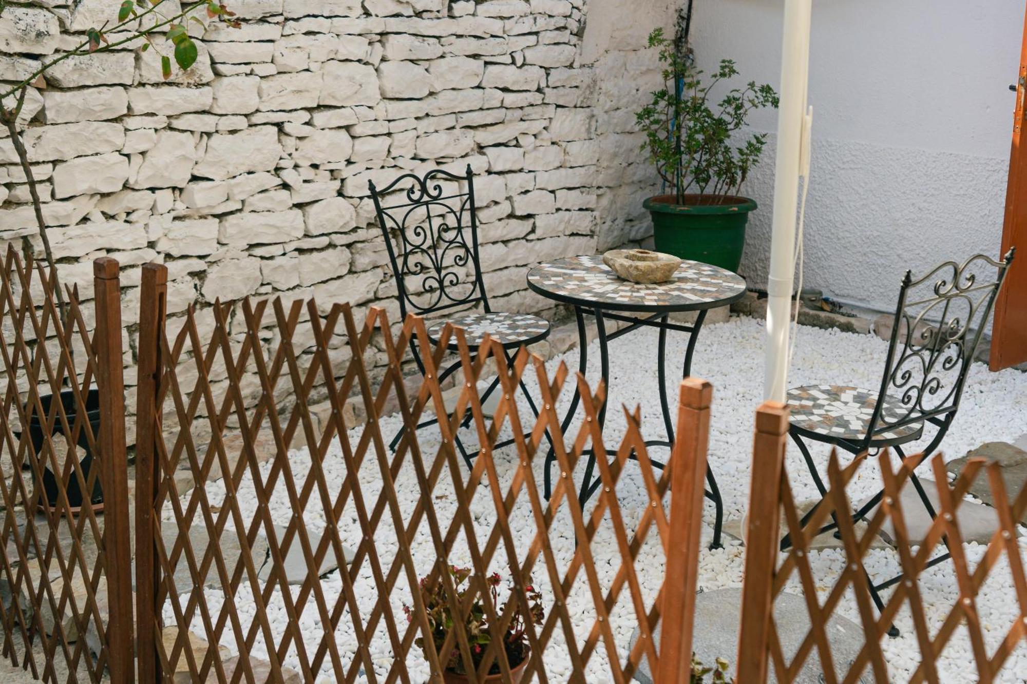 Petrichor Gjirokastër Exterior foto